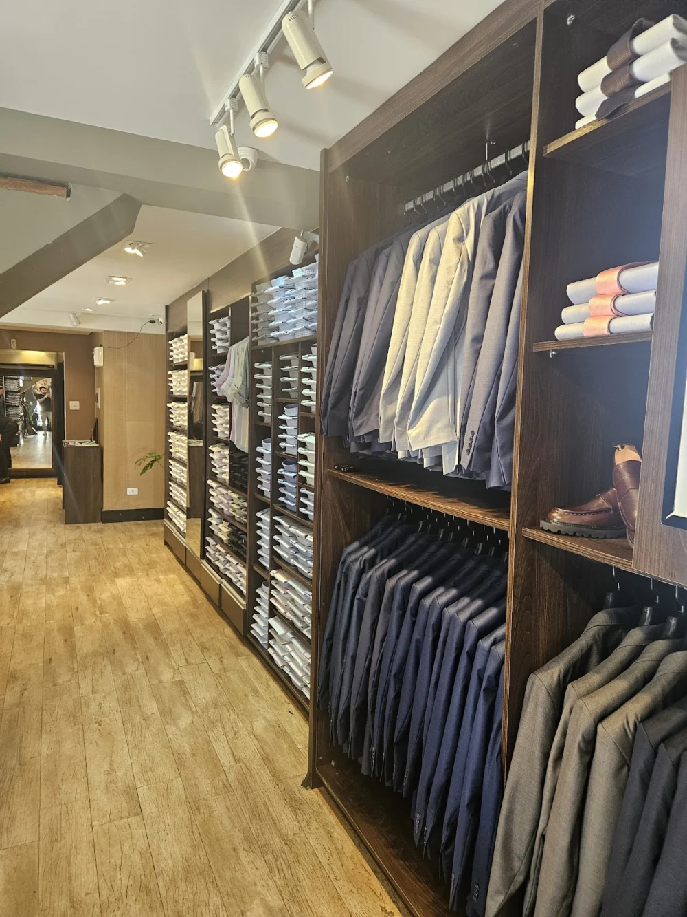 Dom Valtin Alfaiataria e Camisaria - Brooklin