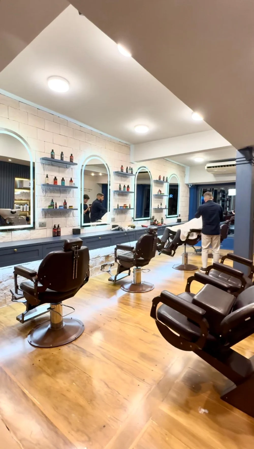 Tonsor - Visagismo e Barbearia na Vila Nova Conceição
